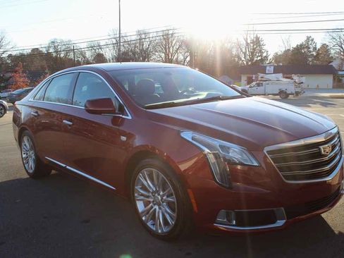 Used 2019 Cadillac XTS Luxury image 3