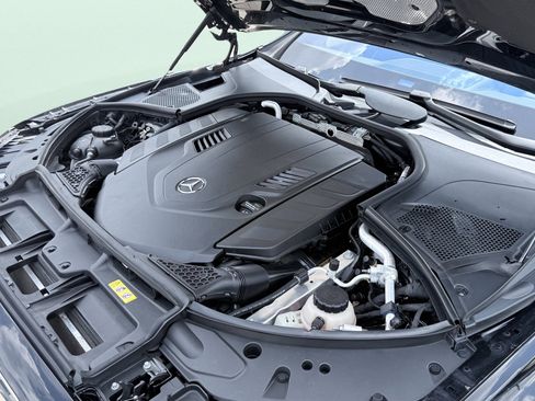 Used 2022 Mercedes-Benz S 580 4MATIC Sedan w/ AMG Line Package image 18