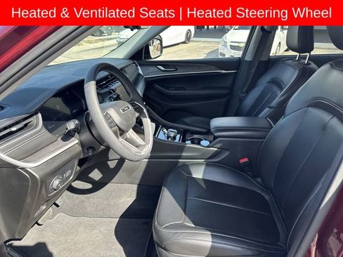 Used 2023 Jeep Grand Cherokee L Limited w/ Luxury Tech Group II image 10