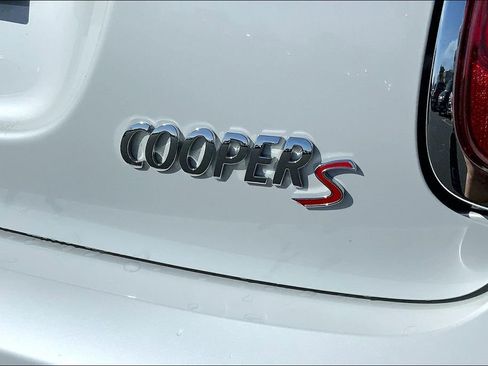 Certified 2024 MINI Cooper S image 9