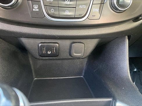 Used 2020 Chevrolet Traverse LS image 16