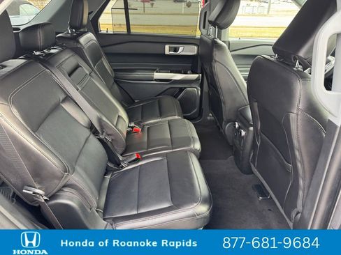 Used 2023 Ford Explorer Limited image 30