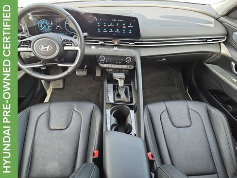 Certified 2025 Hyundai Elantra Limited image 9