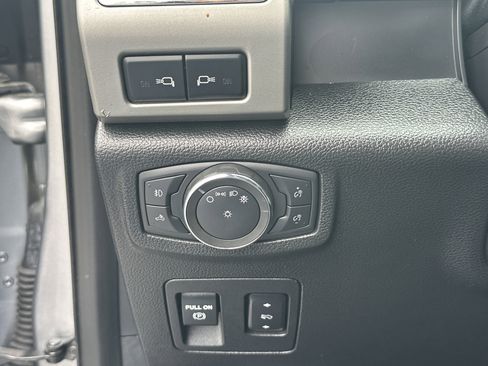 Used 2020 Ford F150 Lariat w/ Equipment Group 502A Luxury AWD/4WD image 23