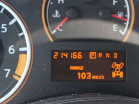 Used 2010 Nissan Titan SE w/ Heavy Metal Edition Pkg AWD/4WD image 9