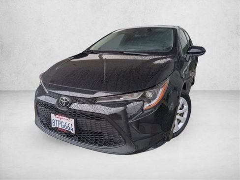Used 2021 Toyota Corolla LE image 1