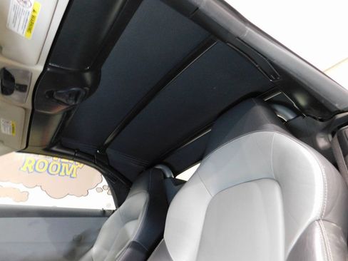 Used 2005 Chrysler Crossfire Limited RWD image 62