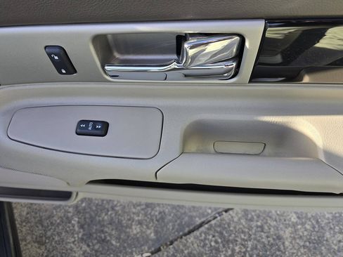 Used 2004 Lincoln LS RWD image 25