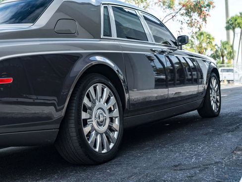 Used 2004 Rolls-Royce Phantom Sedan RWD image 14