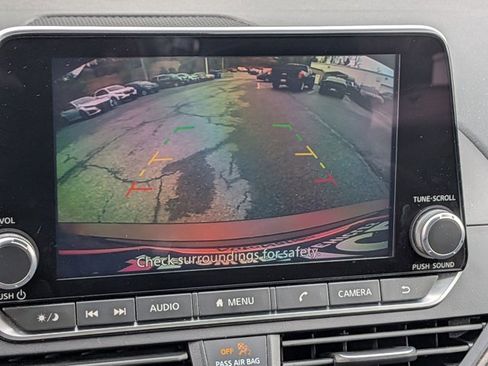 Used 2024 Nissan Altima 2.5 SV image 12