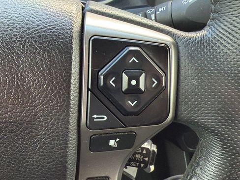Used 2021 Toyota Tacoma SR5 RWD image 19