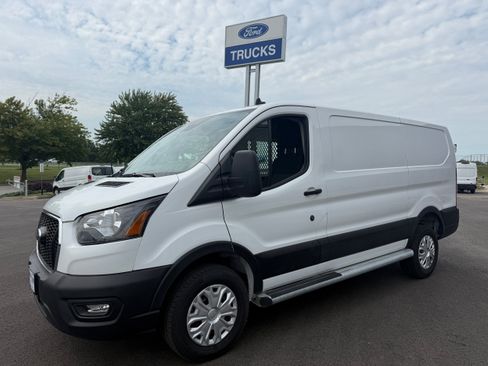 Used 2024 Ford Transit 250 Low Roof w/ Exterior Upgrade Package RWD image 4