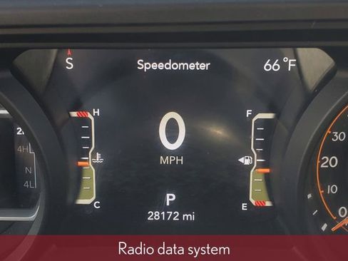 Used 2024 Jeep Wrangler Unlimited Sahara w/ Technology Group AWD/4WD image 21
