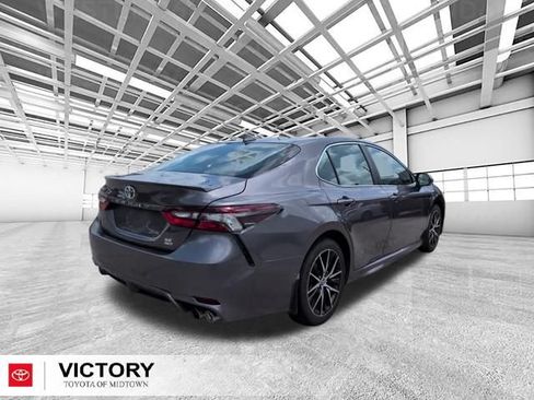 Used 2024 Toyota Camry SE AWD/4WD image 3