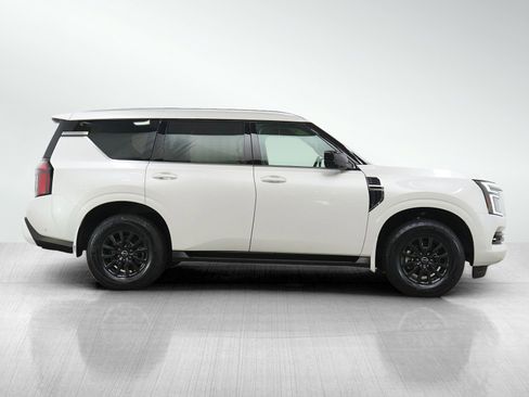 Used 2025 Nissan Armada SV AWD/4WD image 6