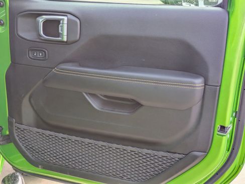 Used 2025 Jeep Gladiator Sport image 29