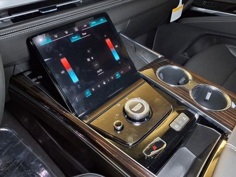 Used 2026 Cadillac Escalade 4WD image 19