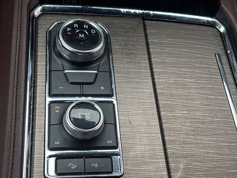 Used 2023 Ford Expedition Limited image 13