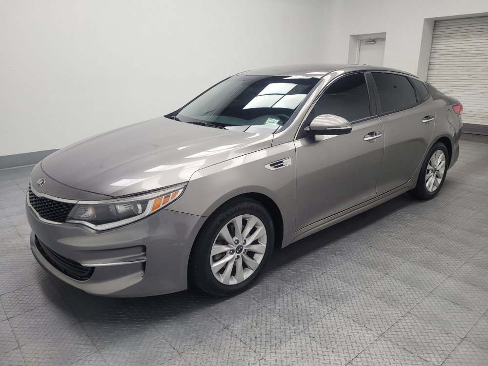 Used 2018 Kia Optima LX w/ Convenience Package FWD image 2