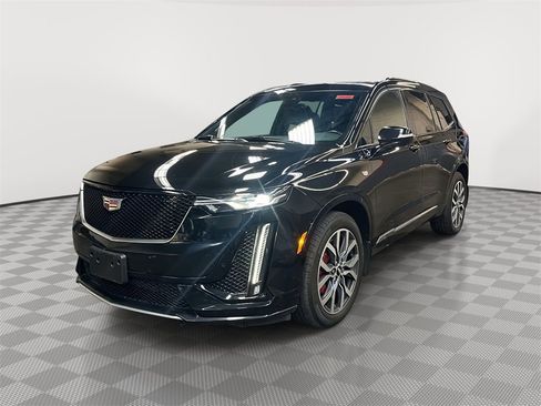 Used 2024 Cadillac XT6 Sport image 7