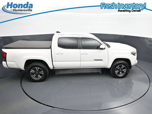 Used 2019 Toyota Tacoma TRD Sport AWD/4WD image 26