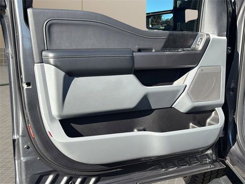 Used 2025 Ford F250 XLT w/ Black Appearance Package image 15