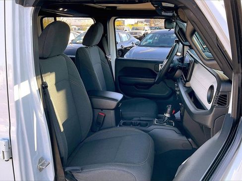 Used 2024 Jeep Wrangler Sport S image 7