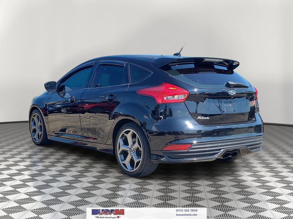 Used 2018 Ford Focus ST FWD image 3
