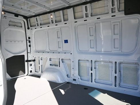 Used 2025 Mercedes-Benz Sprinter 2500 image 22