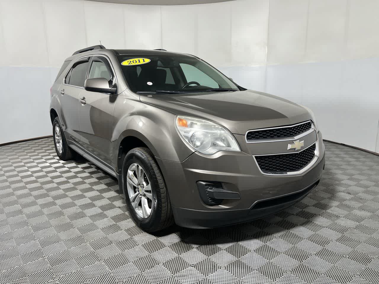 Used 2011 Chevrolet Equinox LT AWD/4WD image 2
