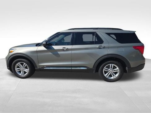 Used 2020 Ford Explorer XLT w/ Equipment Group 202A RWD image 9