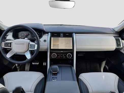New 2026 Land Rover Discovery Limited Edition AWD/4WD image 17