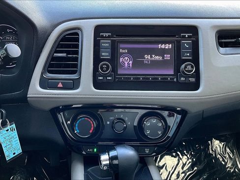 Used 2022 Honda HR-V LX image 6