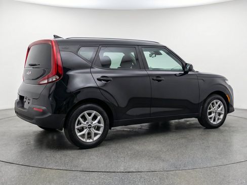 Used 2025 Kia Soul LX w/ LX Technology Package FWD image 9