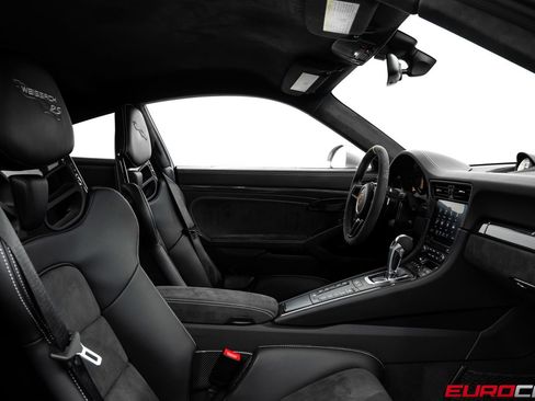 Used 2018 Porsche 911 GT2 RS RWD image 44