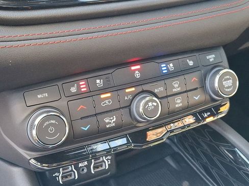 Used 2023 Dodge Durango Citadel image 36