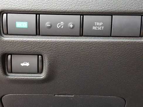 Used 2020 Nissan Sentra SV FWD image 25
