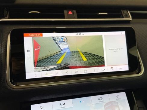 Used 2018 Land Rover Range Rover Velar R-Dynamic SE AWD/4WD image 35