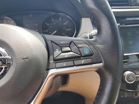 Used 2021 Nissan Rogue Sport SL FWD image 29