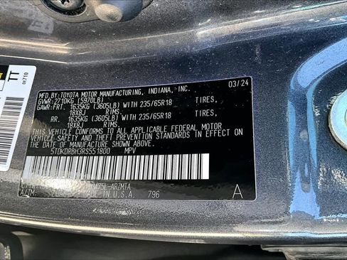 Used 2024 Toyota Highlander XLE AWD/4WD image 37