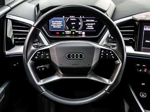 Used 2023 Audi Q4 e-tron Premium Plus w/ Premium Plus image 19