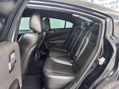 Used 2019 Dodge Charger SXT w/ Leather Interior Group RWD image 12