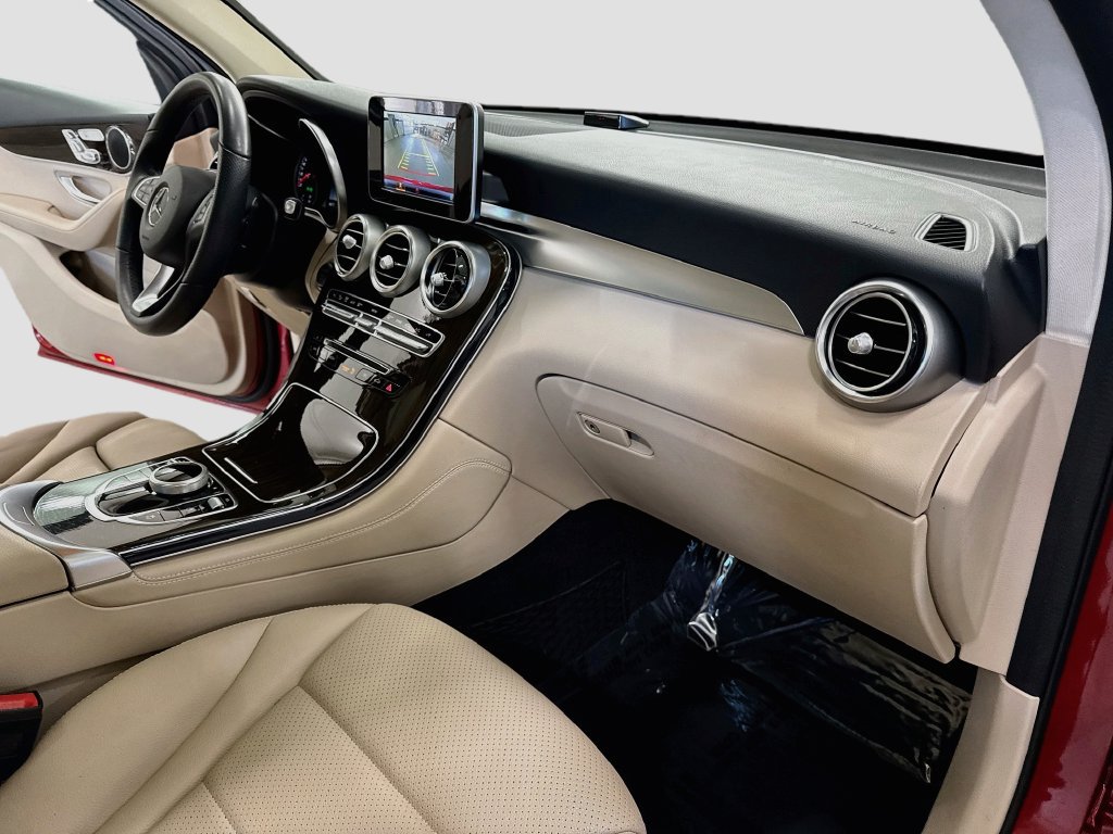 Used 2019 Mercedes-Benz GLC 300 4MATIC image 35