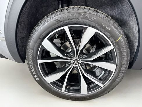 New 2026 Volkswagen Atlas Cross Sport SEL Premium R-Line image 32