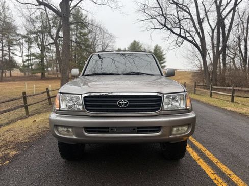 Used 2001 Toyota Land Cruiser image 5