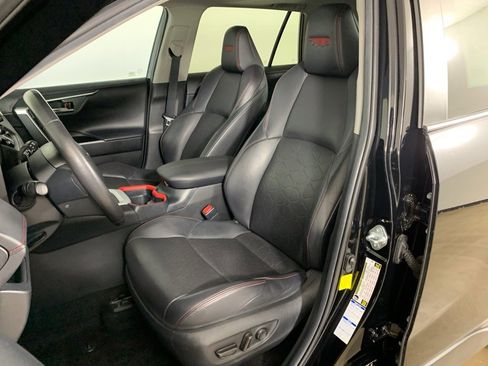 Used 2020 Toyota RAV4 TRD Off-Road w/ TRD Off-Road Weather Package image 29