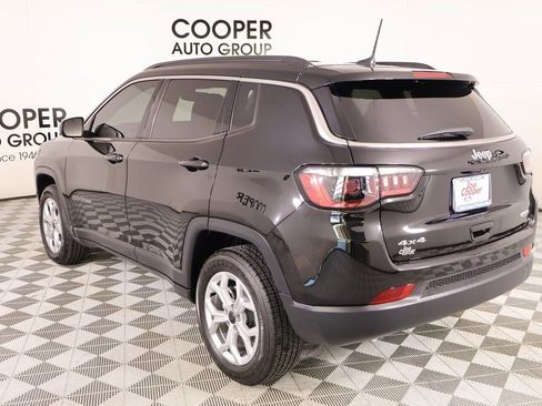 Used 2025 Jeep Compass Latitude image 22
