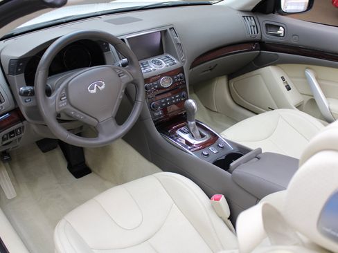 Used 2010 INFINITI G37 Sport w/ Premium Pkg image 6