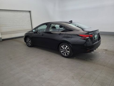 Used 2021 Nissan Versa SV FWD image 3