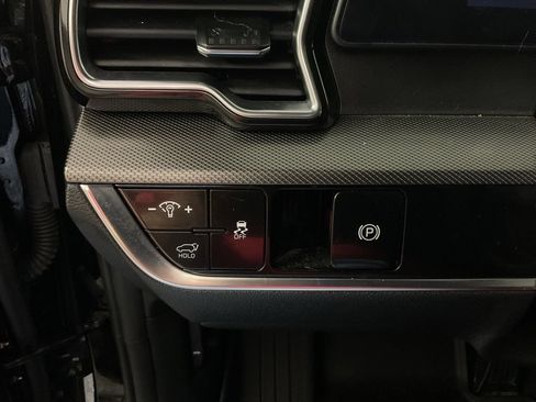 Used 2025 Kia Sportage SX AWD/4WD image 30